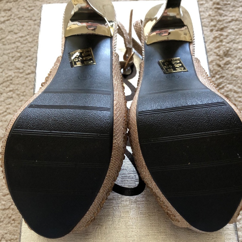 Heels - Picture 7 of 10